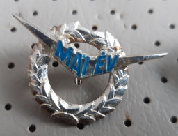 MALEV Hungarian Airlines Aero Transport  Air Carrier Plane Airplain Hungary Pin - Luftfahrt