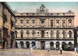 12813 "CALTAGIRONE (CT) - PALAZZO DI CITTA'" ANIMATA, CART. ORIG. ILLUSTR. SPED. 1958 - Catania