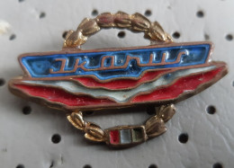 IKARUS Bus And Truck Company Transport Transportation Hungarx Vintage Pin - Transport