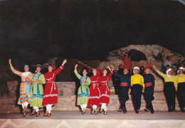 Liban --BAALBECK--1970-- Scène De Folklore Libanais  ( Très Animée ) ,beaux Timbres, Cachet - Libano