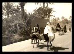 MAROC - ERFOUD - FEMMES SE RENDANT AU MARCHE - SERIE VERITABLE PHOTOGRAPHIE - EDITION ITTAH - Autres & Non Classés