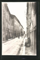 CPA La Roquebrussanne, La Grande-Rue, Vue De La Rue  - La Roquebrussanne