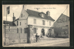 CPA Viarmes, L`Hotel Du Cheval Blanc  - Viarmes