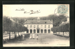 CPA Attichy, L`Hotel-de-Ville, La Place Du Marché  - Attichy