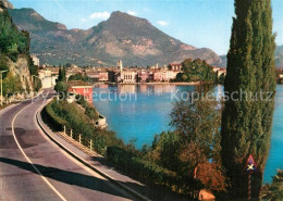 73598086 Riva Del Garda Tra I Cipressi Uferstrasse Gardasee Zypressen Riva Del G - Andere & Zonder Classificatie