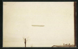 Foto-AK Meissen, Zeppelin über Der Stadt  - Zeppeline