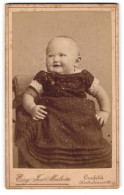 Fotografie Eug. Jos. Mertens, Crefeld, Portrait Sitzendes Kleinkind Im Hübschen Kleid Mit Spitze  - Persone Anonimi