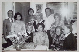 Photographie - Amis Lors D'un Dîner. - Anonyme Personen