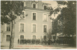 41 BLOIS. Cour Saint-Louis Ecole Notre-Dame Des Aydes. Enfants Avec Cerceaux - Blois