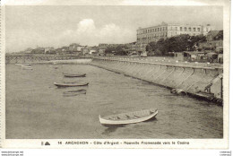 33 ARCACHON N°14 Côte D'Argent Nouvelle Promenade Vers Le Casino Barques Jetées VOIR DOS - Arcachon