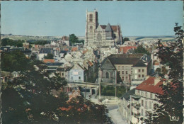 Meaux - La Cathédrale Saint-Etienne Vue De La Colline D'Orgemont. S'ouvrant Au 1er Plan La Rue Saint-Rémy - (P) - Meaux