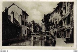 74 ANNECY N°53 Le Quai De L'Ile PUB VITTEL Beaucoup De Monde Sur Le Pont VOIR DOS - Annecy