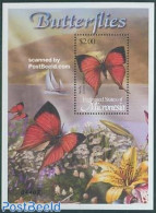 Micronesia 2002 Butterfly S/s, Mint NH, Nature - Transport - Butterflies - Ships And Boats - Barcos