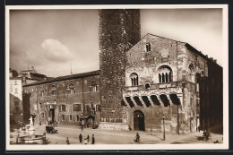 Cartolina Brescia, Piazza Del Duomo E Palazzo Del Broletto  - Brescia