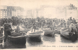 75 PARIS INONDATION ARRIVEE DES MATELOTS - Paris Flood, 1910