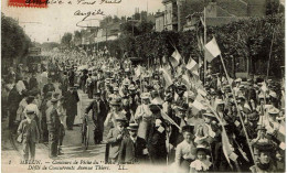 MELUN  -  Concours De Pêche Du "Petit Journal" - Défilé Des Concurrents Avenue Thiers - Visvangst