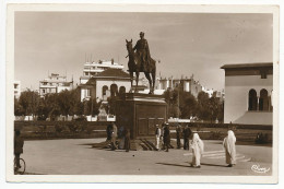 CPSM  9 X 14   Maroc  CASABLANCA Cercle Des Officiers Et Statue Du Maréchal Lyautey - Casablanca