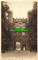 R605159 Cambridge. Great Gate. Trinity College. Photochrom. 1939 - Monde