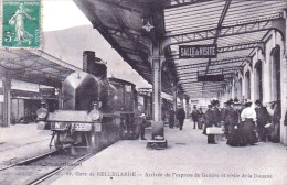 01 - BELLEGARDE Sur VALSERINE -  La Gare - Arrivée De L'express De Geneve Et Visite De La Douane - Bellegarde-sur-Valserine