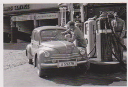 RENAULT 4CV POMPE A ESSENCE - CARTE POSTALE 10X15 CM NEUF - Voitures De Tourisme