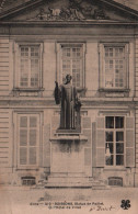 CPA - SOISSONS - Statue De Paillet à L'Hôtel De Ville - Edition MTIL - Soissons