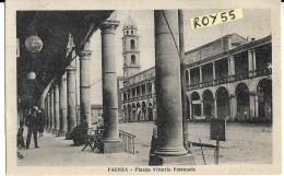 Emilia Romagna-faenza Piazza Vittorio Emanuele Animata Veduta Piazza Fine Anni 20 Da Sotto I Portici (f.picc./v.retro) - Faenza