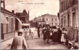 17 FOURAS LES BAINS - La Rue Des Halles. - Fouras-les-Bains