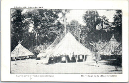 COTE D'IVOIRE - Un Village De La Zone Forestiere  - Costa D'Avorio