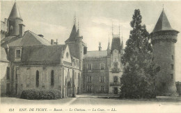  03   VICHY   Busset  Le Château  La Cour - Vichy