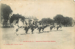  49    SAUMUR   Sauteurs En Liberté  - Saumur