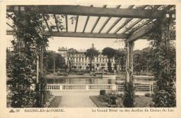 61  BAGNOLES De L'ORNE   Le Grand Hôtel Vu Des Jardins Du Casino Du Lac - Bagnoles De L'Orne