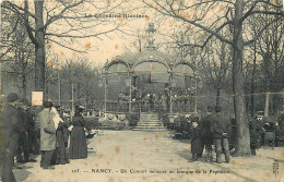 54  NANCY   Un Concert Militaire Au Kiosque De La Pépinière - Nancy