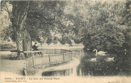  03  VICHY  Le Lac  Au Grand Parc  - Vichy