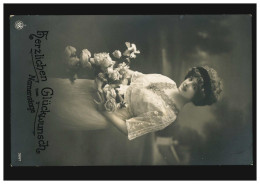 Mode-AK Frau Im Weißem Kleid Mit Rosen, Haarband, BENRATH 6.2.1914  - Fashion