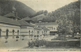  38   ALLEVARD LES BAINS  L'ETABLISSEMENT THERMAL  ET L'HOTEL DES BAINS - Allevard