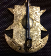 RARE Insigne Militaire GARDE DES COMMORES - Hueste