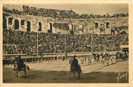  CORRIDA   NÎMES  LES ARENES UN JOUR DE CORRIDA - Stierkampf