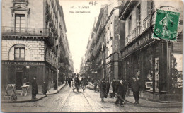 44 NANTES - La Rue Du Calvaire. - Nantes