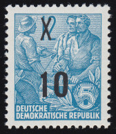 437Im XI Fünfjahrplan 10 Auf 12 Pf Wz.2 XI ** - Unused Stamps