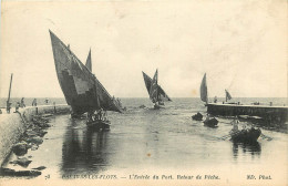  34  PALAVAS LES FLOTS  L'ENTREE DU PORT  RETOUR DE PECHE - Palavas Les Flots