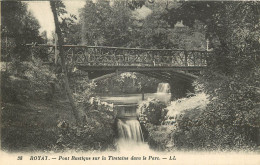 63   ROYAT   PONT RUSTIQUE SUR LA TIRETAINE DANS LE PARC - Royat