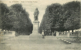  89    AVALLON   STATUE DU MARECHAL VAUBAN - Avallon