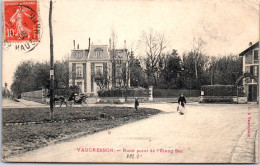 92 VAUCRESSON - Le Rond Point De L'etang Sec. - Vaucresson