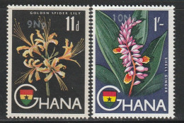 GHANA - N°269+270 ** (1967) Surchargés : Fleurs - Ghana (1957-...)