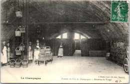 51 EPERNAY - Travail Du Champagne, Descente Du Tirage. - Epernay