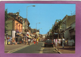 14 CABOURG L'Avenue De La Mer Au Soleil D'Août - Cabourg