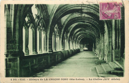  43 - ABBAYE DE LA CHAISE DIEU - LE CLOITRE - La Chaise Dieu