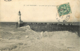  76 - LE TREPORT - LA JETEE PAR GROS TEMPS - Le Treport