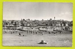 80 AULT ONIVAL N°28 La Plage Cabines Baigneuses Baigneurs Le Phare - Ault