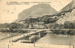 38 - GRENOBLE -  VUE GENERALE - LE PONT DE LA PORTE DE FRANCE - LE JARDIN DES DAUPHINS - Grenoble